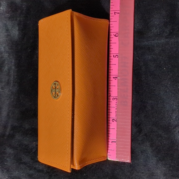 Tory Burch Sunglasses Case and dust bag - Picture 7 of 10